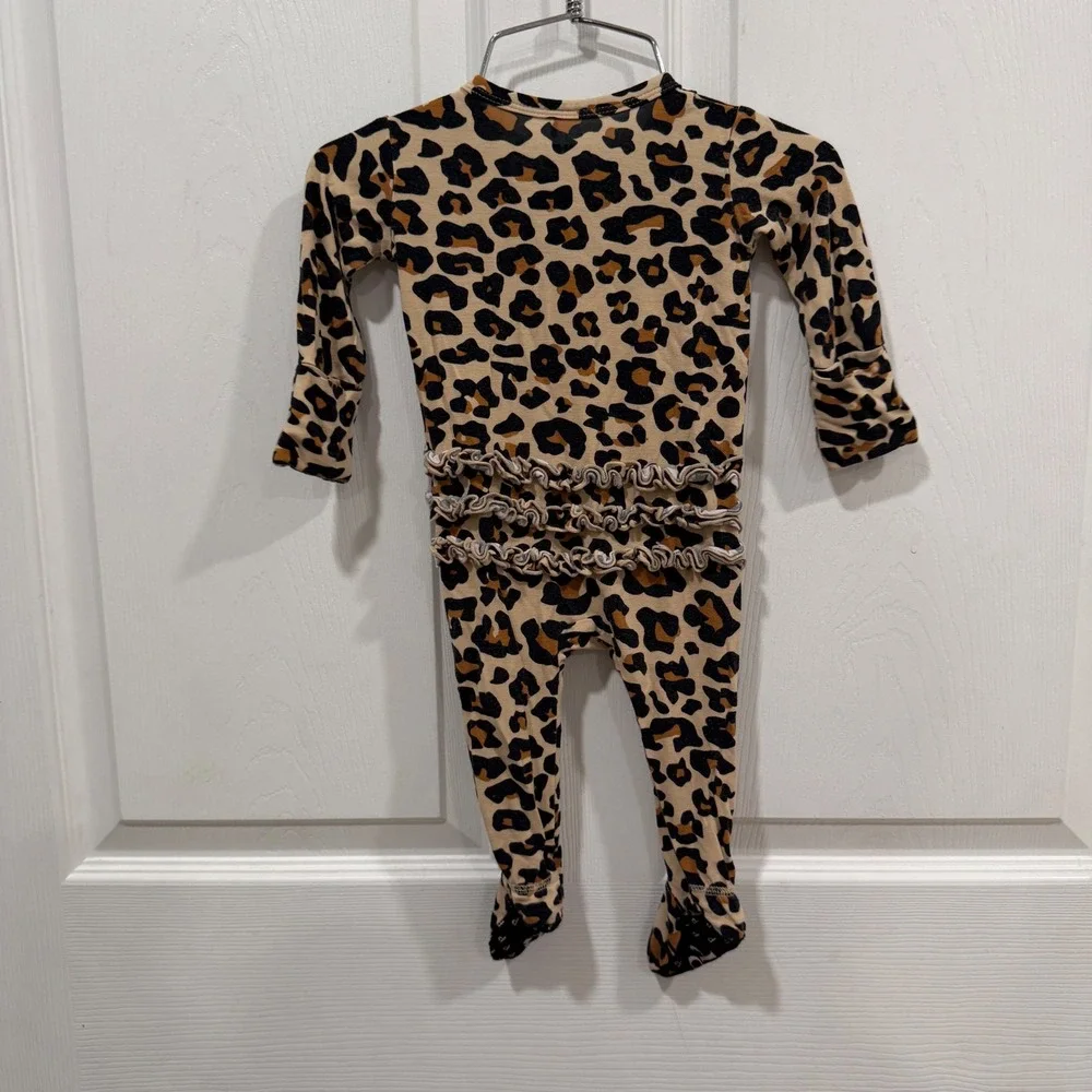 Posh‎ Peanut Leopard Print Ruffle Bamboo Footie Sleeper 0-3M Zip Pajamas